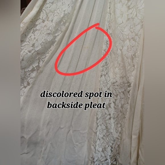 An Elegant Vintage Lace Trimmed Handmade Slip Wedding Dress - Picture 13 of 16